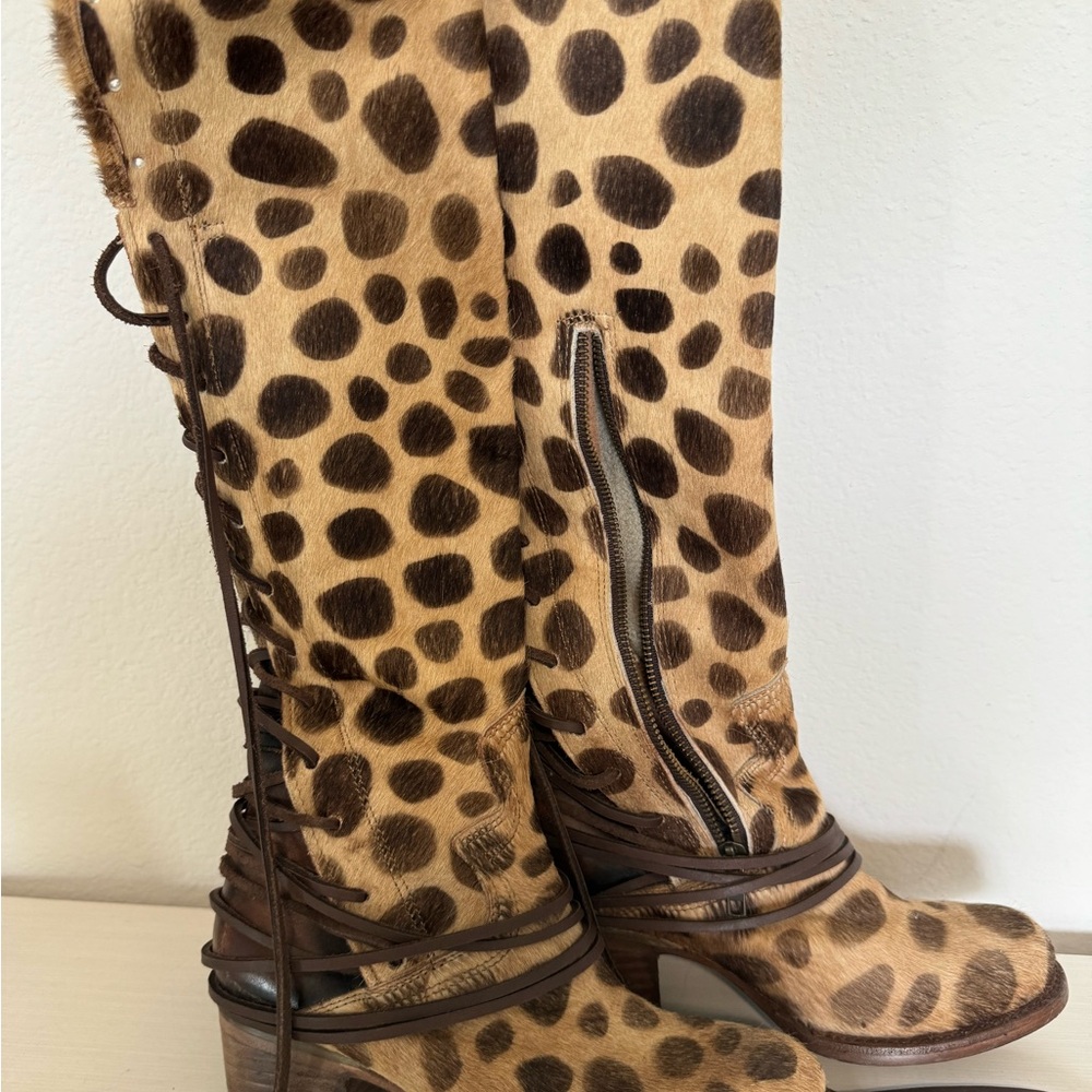 Tall leopard print fur